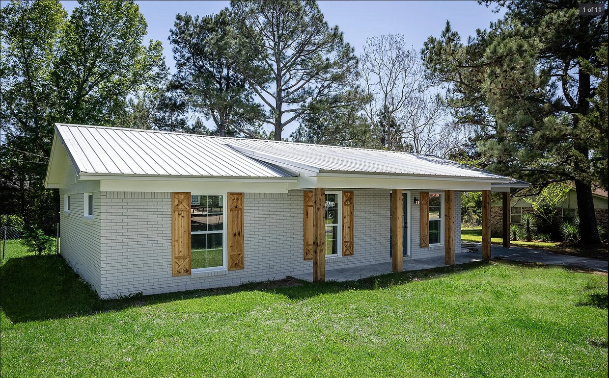 Foto principal - 807 Boling St NE