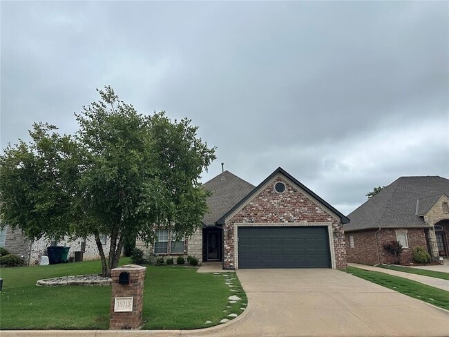 Building Photo - 15713 Traditions Blvd