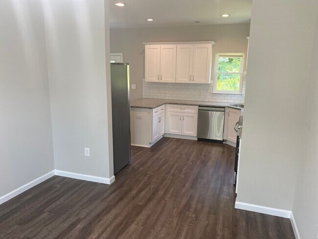 Foto del edificio - Beautiful 3 bedroom 2.5 bathroom home in C...