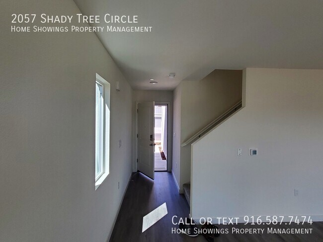 Foto del edificio - 2057 Shady Tree Cir