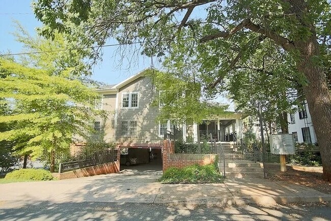 Photo - 419 17th St NW House