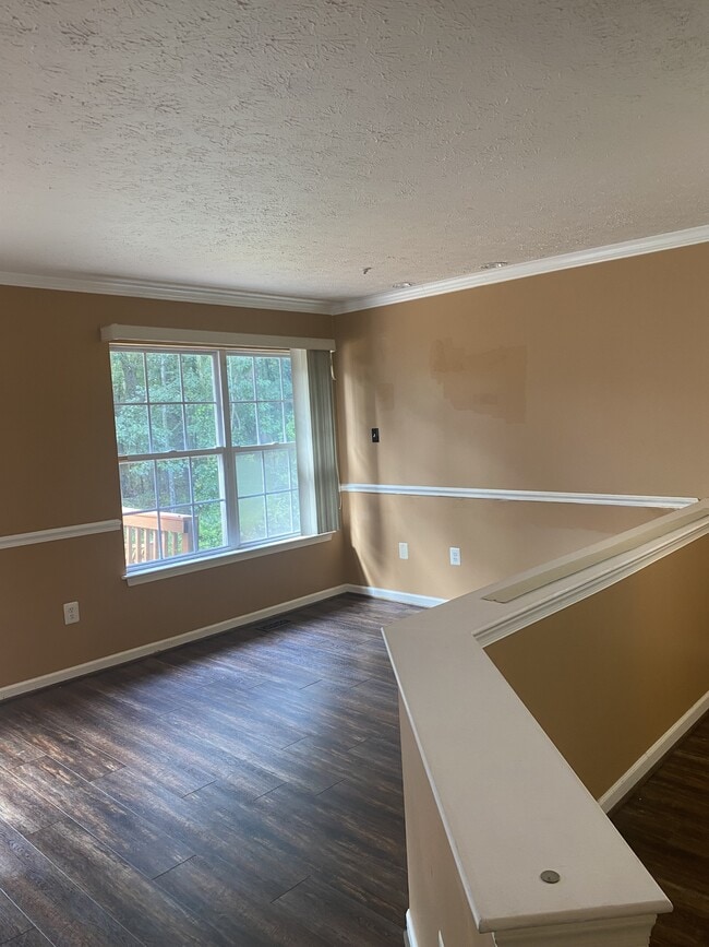 Building Photo - 1707 Carriage Cir