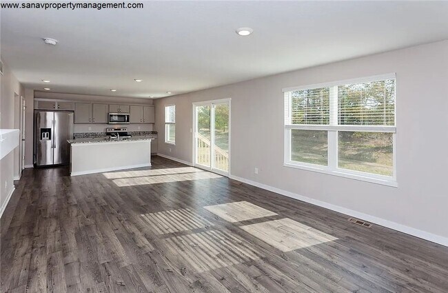 Foto del edificio - Spacious 4 Bedroom Home in Ankeny with 3-c...