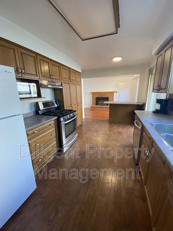Building Photo - 1103 Huntington Cir