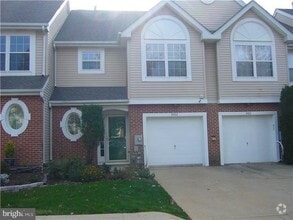 Building Photo - 3402 S Carriage Ct