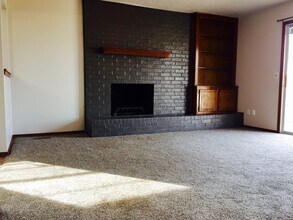 Building Photo - 913 Brookhurst Blvd