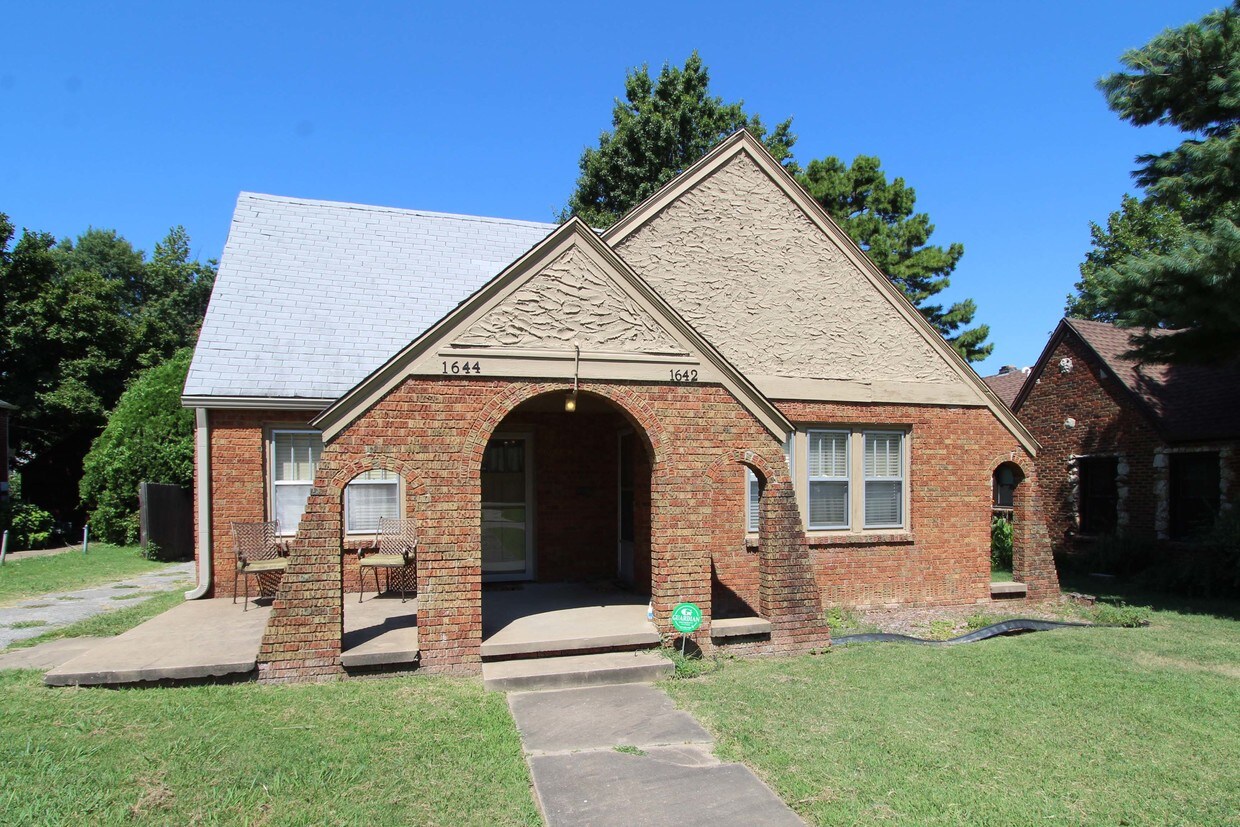 Primary Photo - 1644 S Columbia Pl
