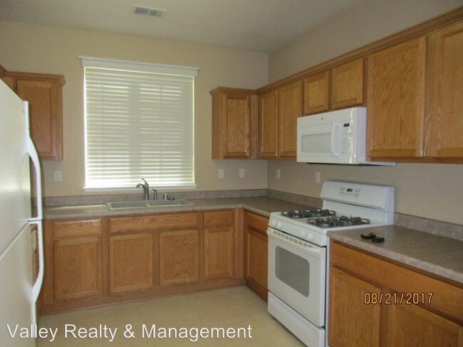 Foto del edificio - 605 Birkdale Ct