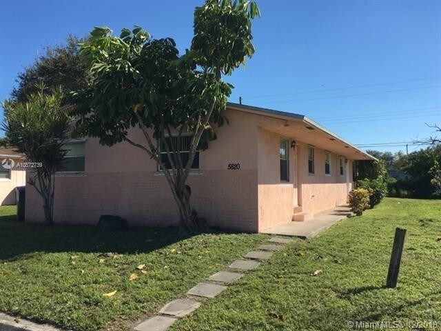 Building Photo - 5820 SW 27th St