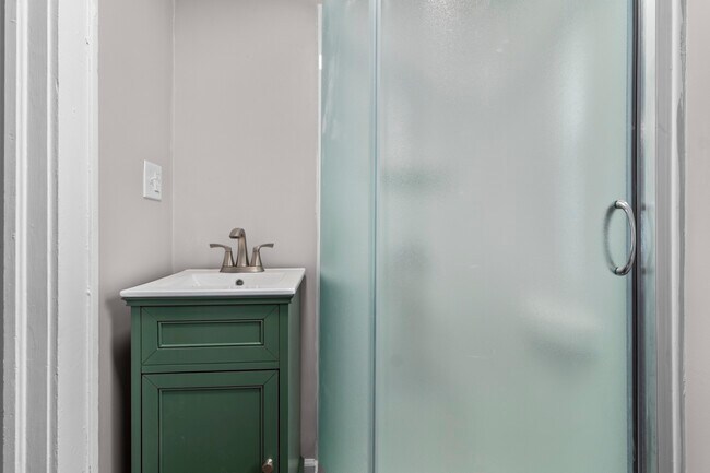 Building Photo - 1412 Arrow Ave