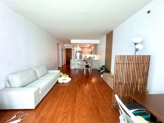 Foto del edificio - 20 Newport Pkwy