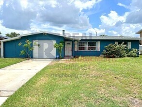 Building Photo - 5715 Nutmeg Ave