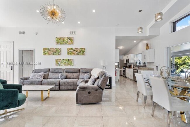 Foto del edificio - 2541 NE 195th St