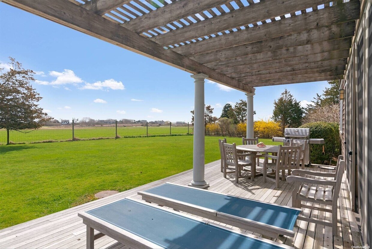 Primary Photo - 127 Seascape Ln