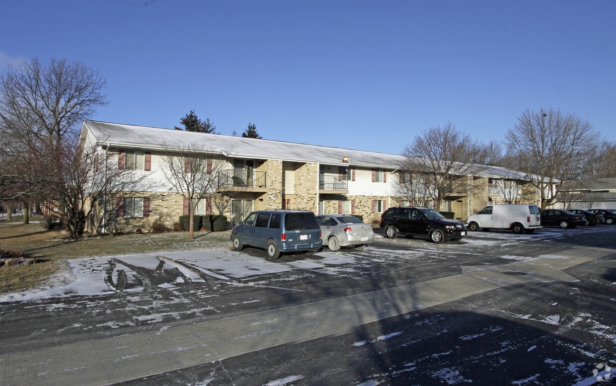 Lakewood Apartments Apartments in Kenosha, WI