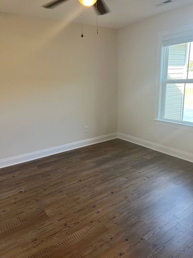 Foto del edificio - BEAUTIFUL NEW home!!! ??? 3 Bedrooms, 2 Ba...