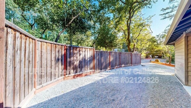 Building Photo - 4773 Montecito Ave