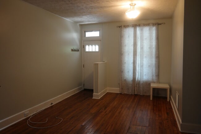 Building Photo - Charming 2 Bedroom/1 Bathroom Townhome in Woodberry, MD - Close to Light Rail!