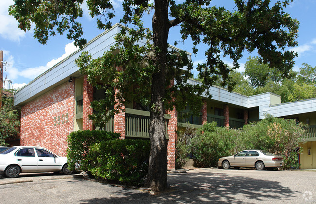 Building Photo - Peterson Apartments