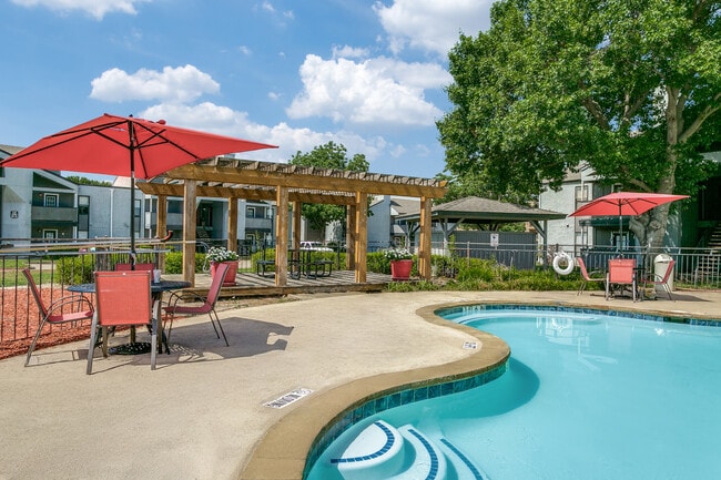 Building Photo - Waters at Stone Creek