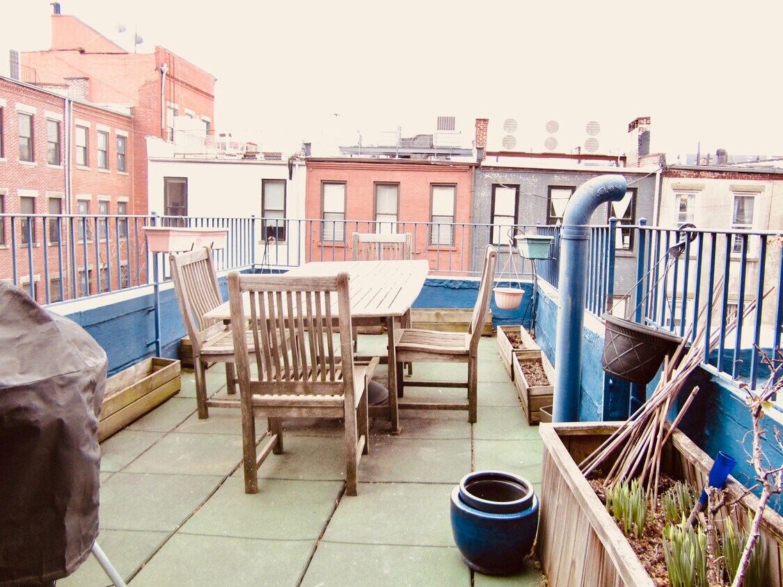 Primary Photo - 104 W 123rd St