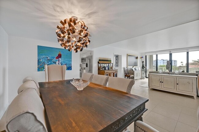 Building Photo - 2860 S Ocean Blvd