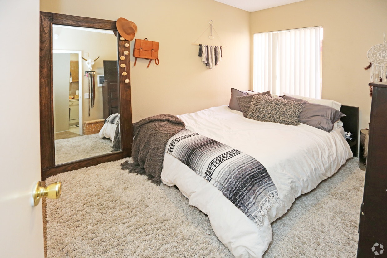 Hardy Avenue Apartments Rentals San Diego, CA