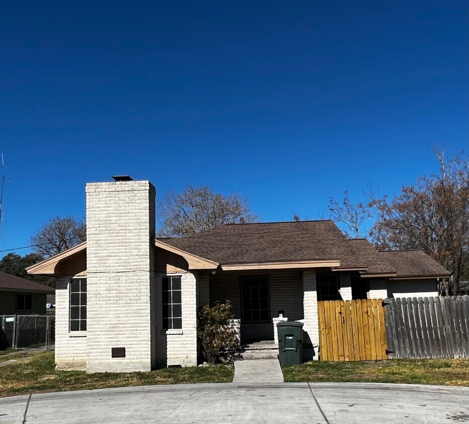 Primary Photo - 1139 Rose Ann Dr