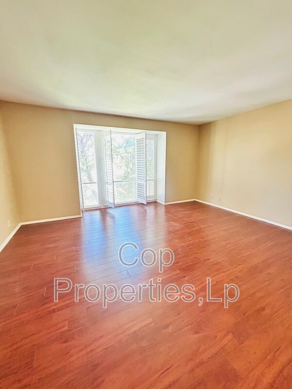 Foto del edificio - 3878 Hidden Dr