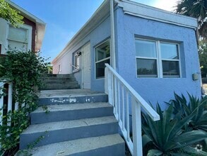 Building Photo - 1316 E Gore St