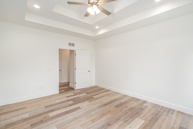 Building Photo - 261 Middlebrook Ln