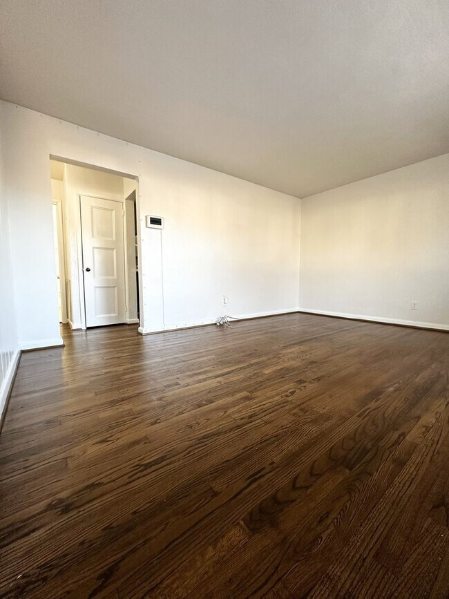 Foto del edificio - Well-Maintained 4-Bedroom in Haygood Area of Virginia Beach