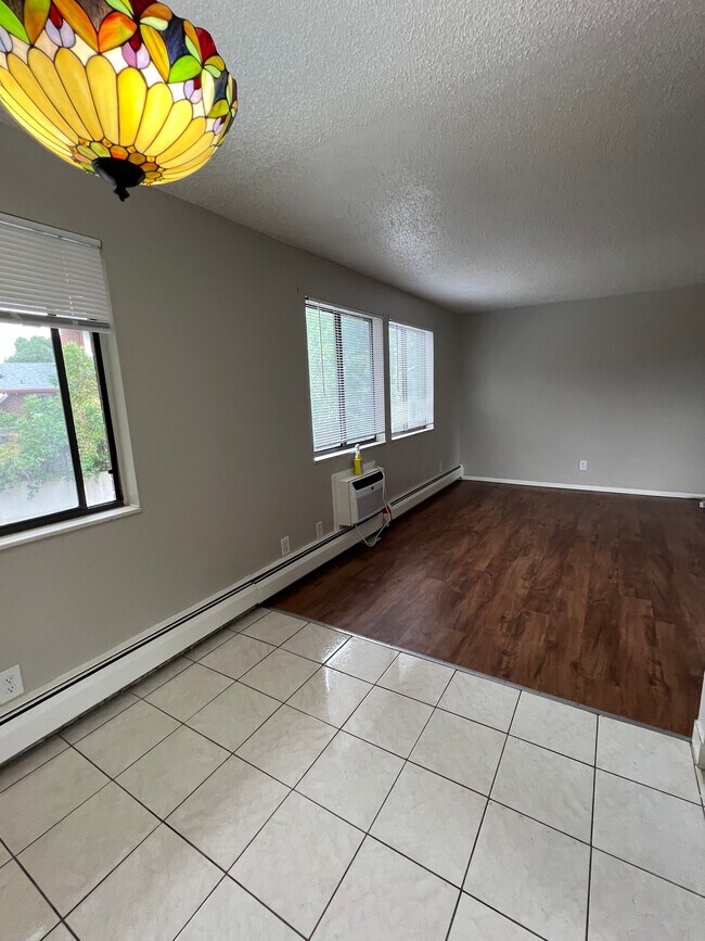 Foto del edificio - 9277 W 56th Pl