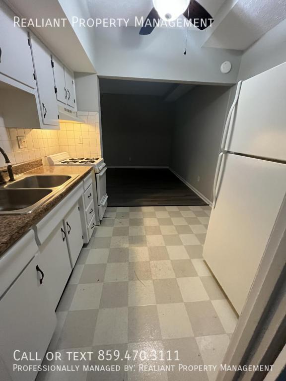 Building Photo - 208 Lakeshore Drive, # 20