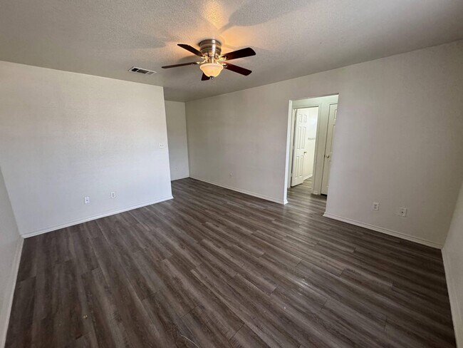 Building Photo - 2901 Cantabrian Dr