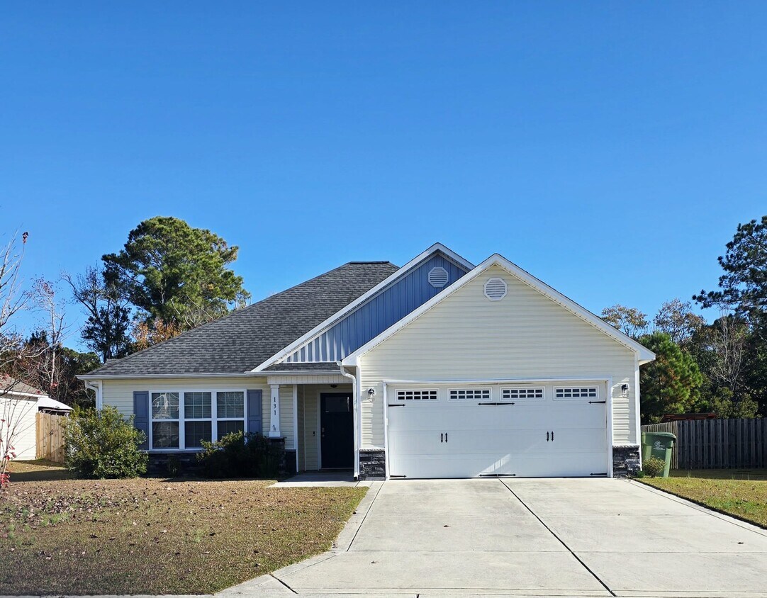 Primary Photo - 131 Regatta Way