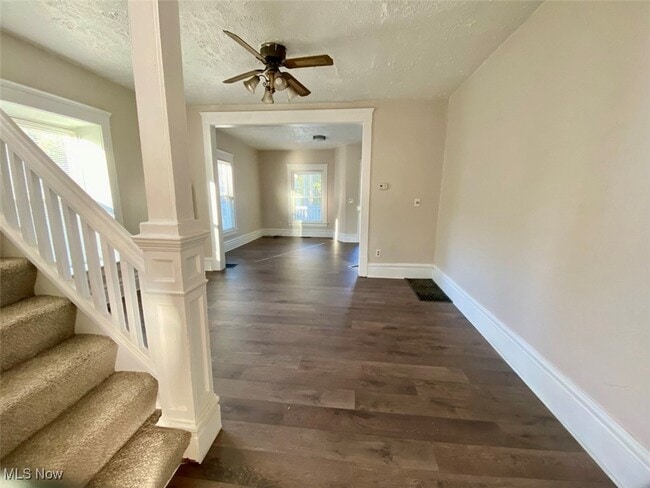 Building Photo - 581 Schiller Ave