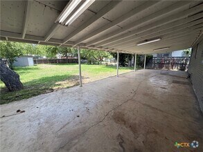 Building Photo - 1124 W Mill St