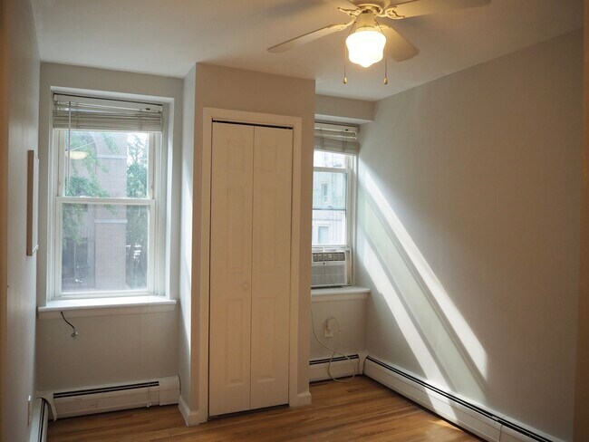 Building Photo - 139 Bloomfield St