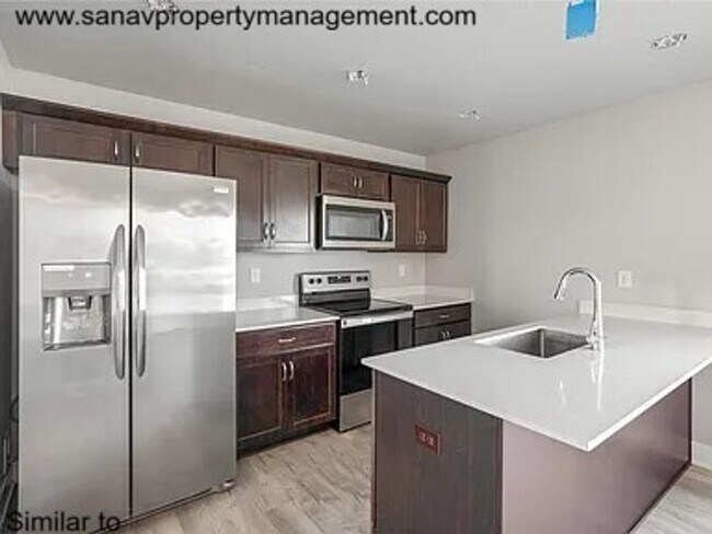 Foto del edificio - Modern 4-Bed Home for Rent in Desirable NE...