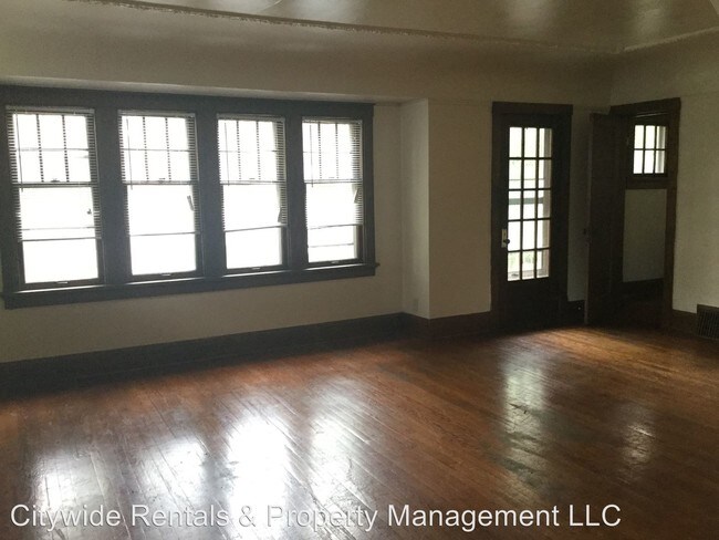 Foto del edificio - 2924 N 56th St