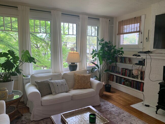 Foto del edificio - 5535 Wellesley Ave