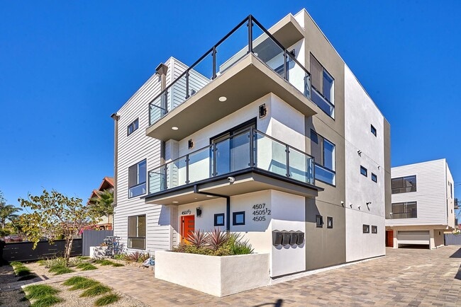 Building Photo - 4507 Lomita St