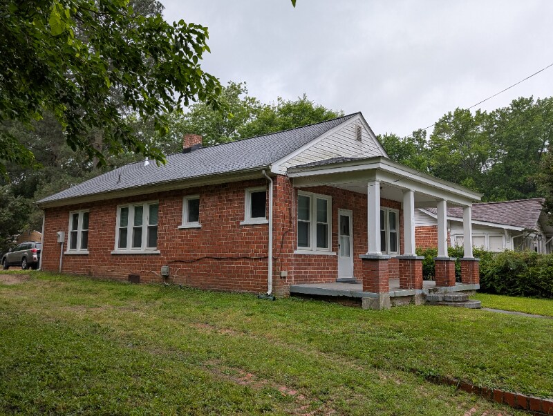 Foto principal - 2112 W Broadway