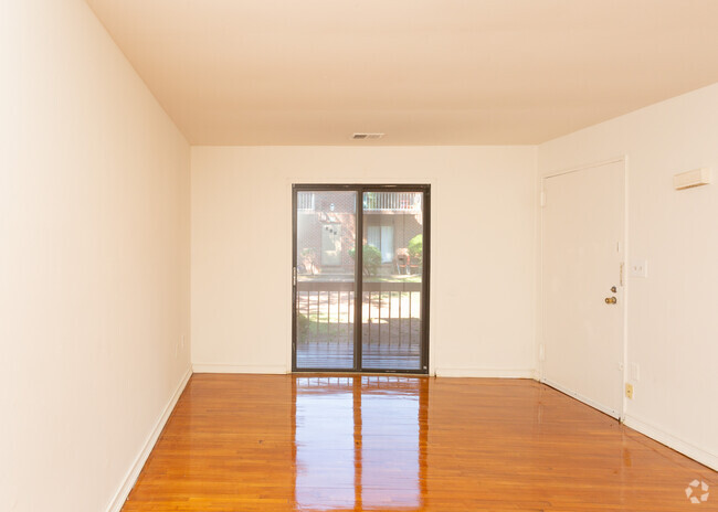 Living Room - Easton North Apartments