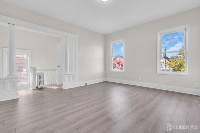 Foto del edificio - 375 Delavan St