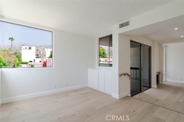 Building Photo - 1305 N Columbus Ave
