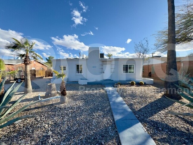 Building Photo - 4124 E 1st St