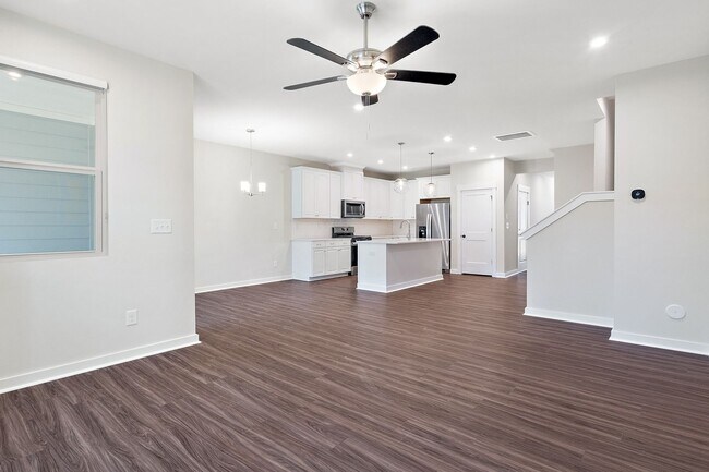 Foto del edificio - Charming 3BR Townhome in Charlotte