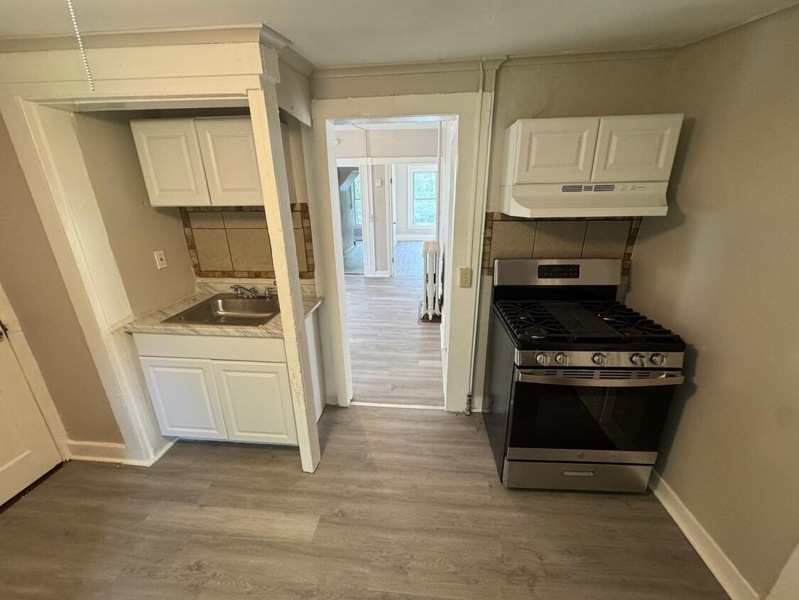 Foto principal - 125 Shelton Ave